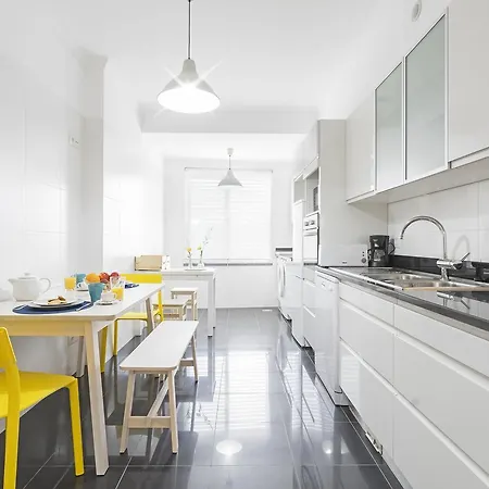 Jasmineiro Ii By An Island * 丰沙尔