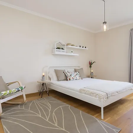 Jasmineiro Ii By An Island * Funchal (Madeira)