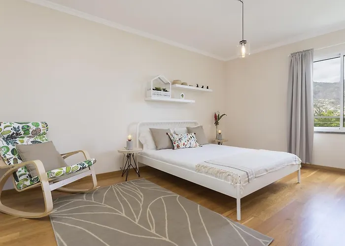 Jasmineiro Ii By An Island * 푼샬