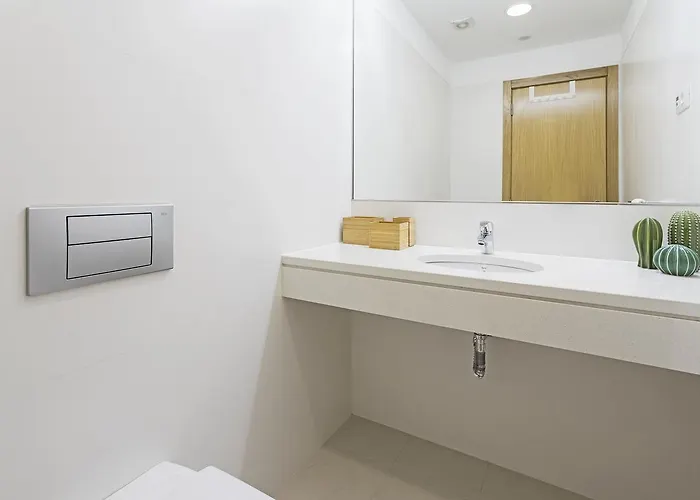 Jasmineiro Ii By An Island *