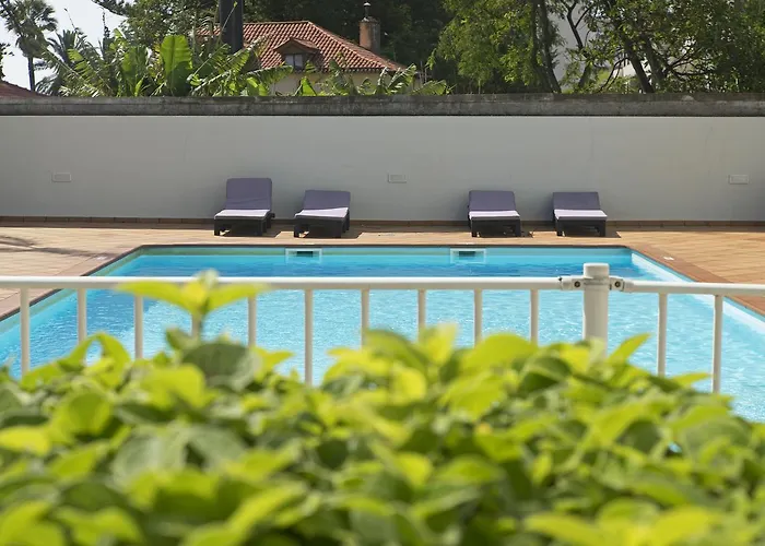 Jasmineiro Ii By An Island *