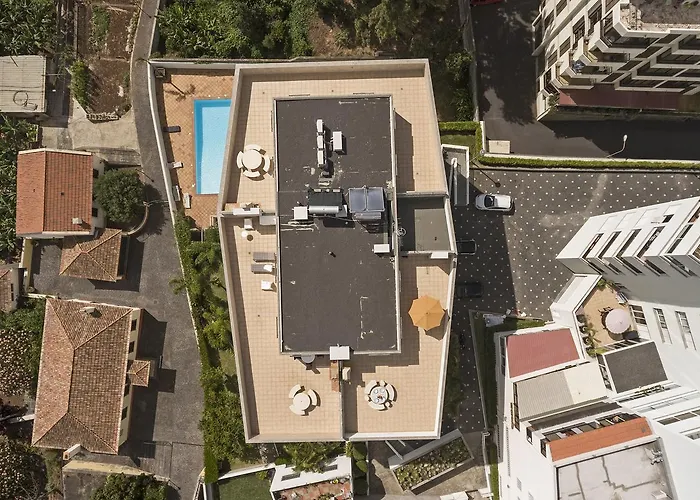 Jasmineiro Ii By An Island *